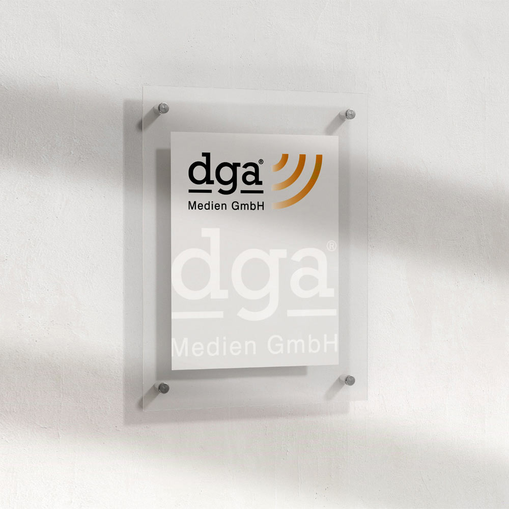 DGA-Medien GmbH - Praxisschild - Werbetechnik